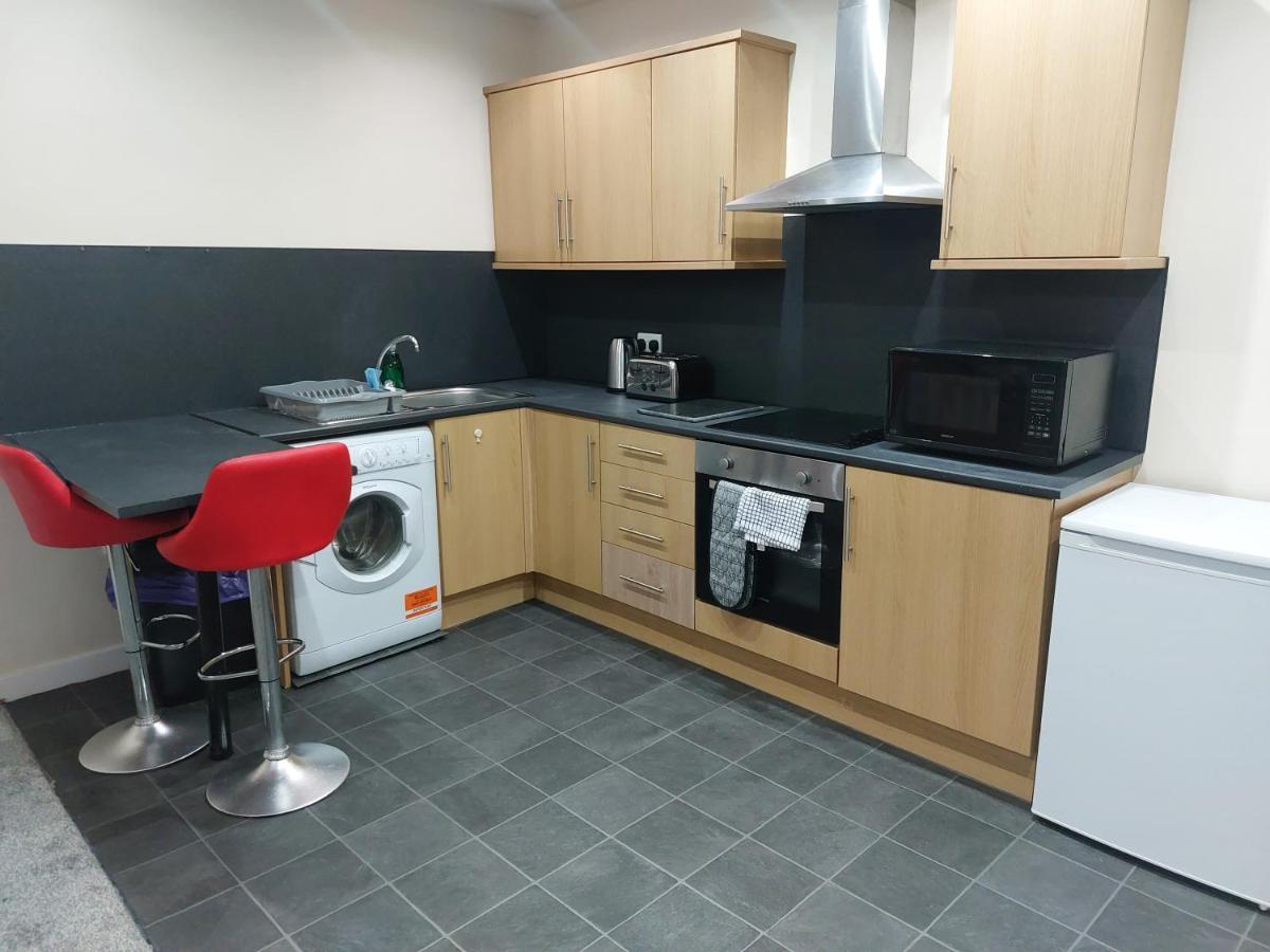 2 Large Bedroom Apartment- Wifi & Parking Fleetwood Eksteriør bilde